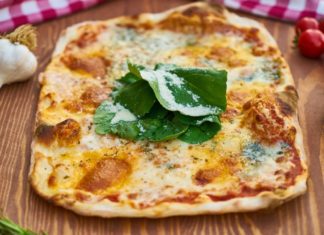 Flatbread Pizza in Munroe Dairy Recipe Post on Providence Moms Blog